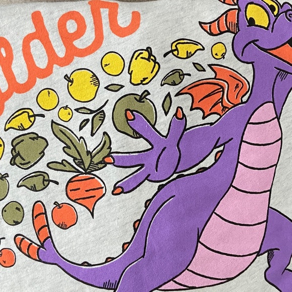 Disney tees & items. 5 pound box. Min. 10 items! 50th Anniversary surpri… - Picture 4 of 11